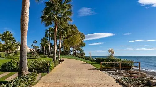 Bahia Boutique Apartments Εστεπόνα
