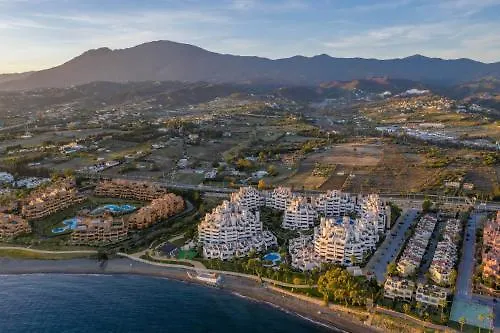 Bahia Boutique Apartments Εστεπόνα